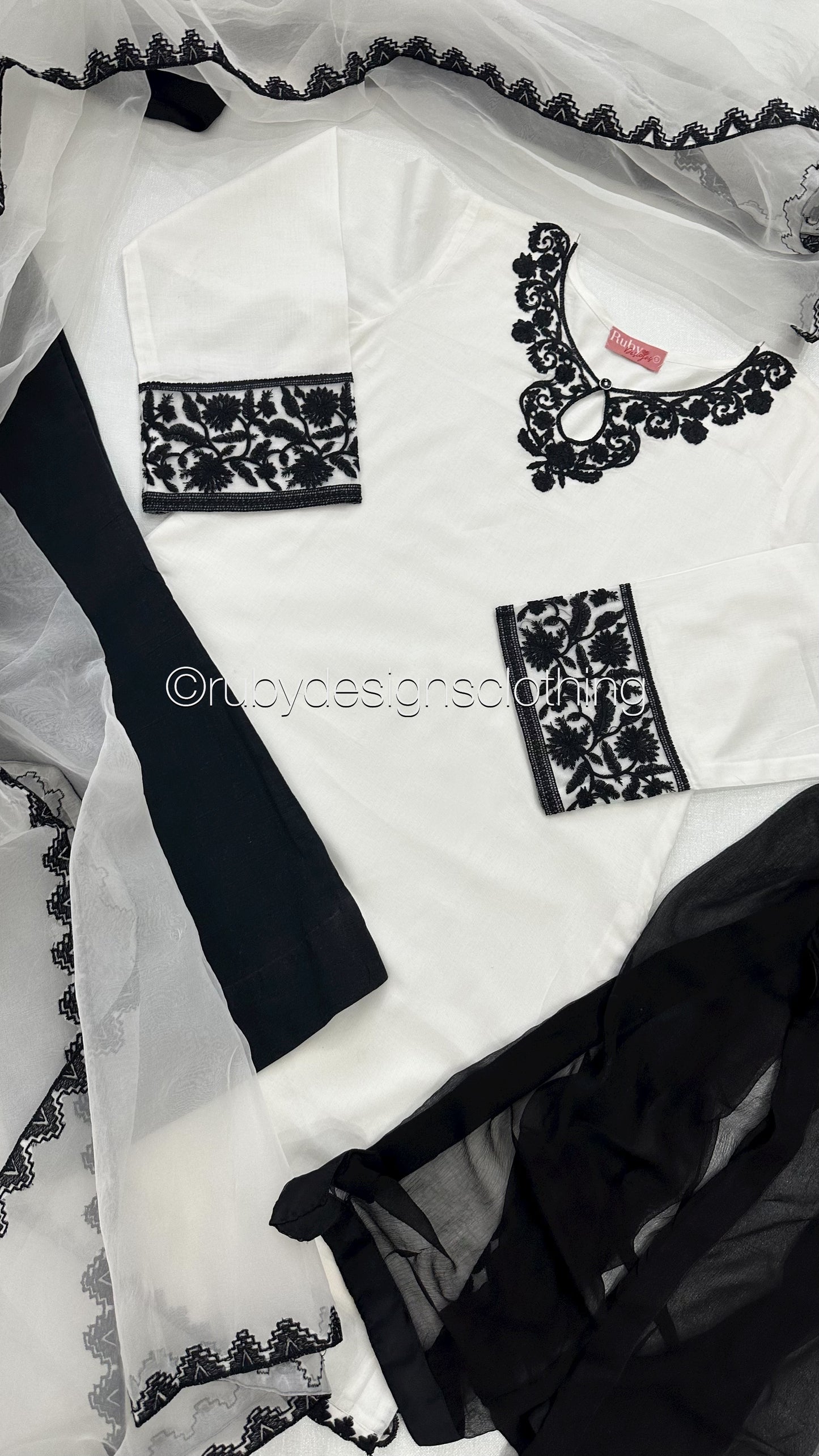 WAFA - 3 Piece White Lawn Suit with Organza Dupatta (8089782321365)