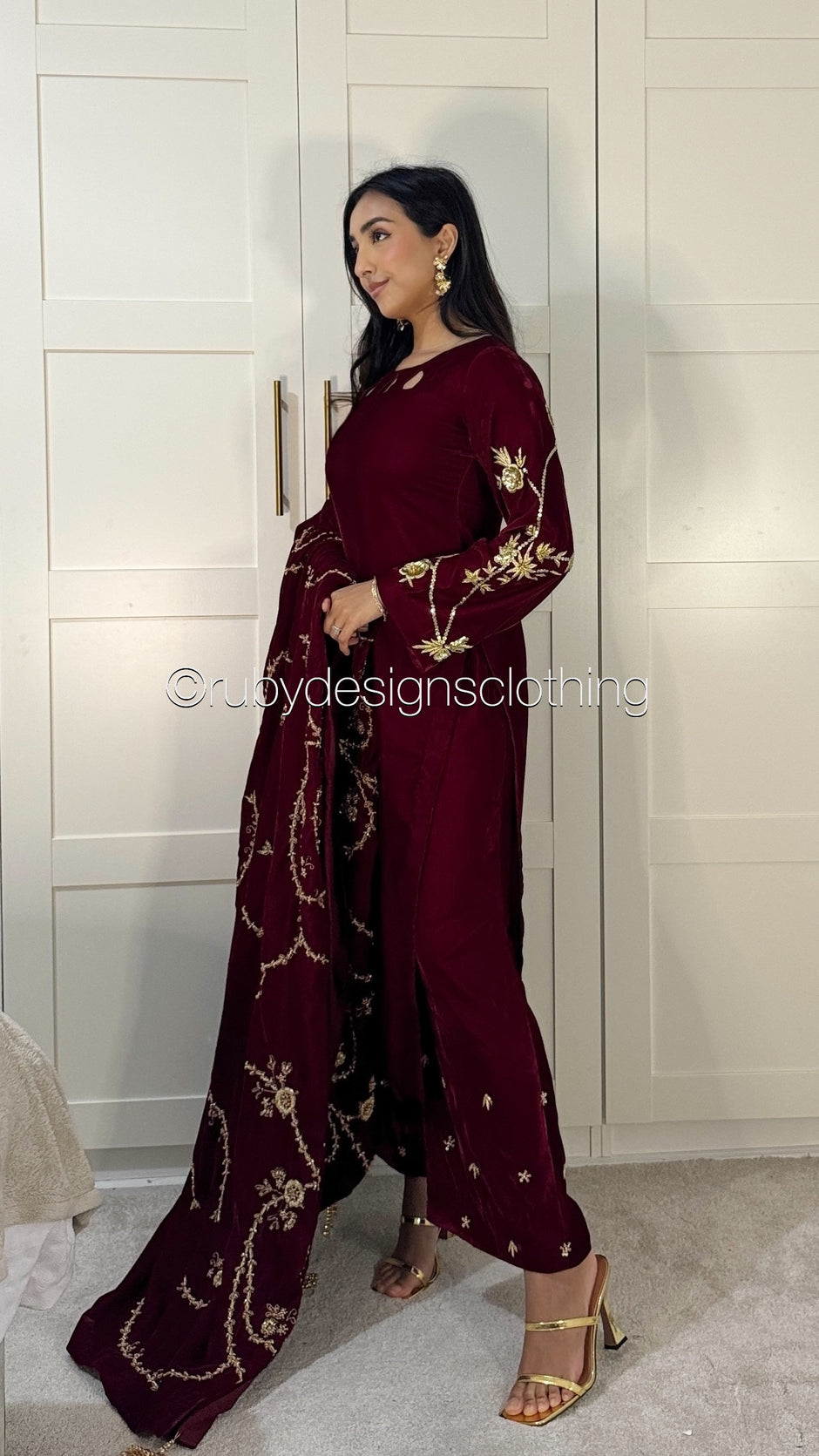 Hana Luxury Pret Embroidered Velvet 2 Piece Dress Sea Shell main image 1