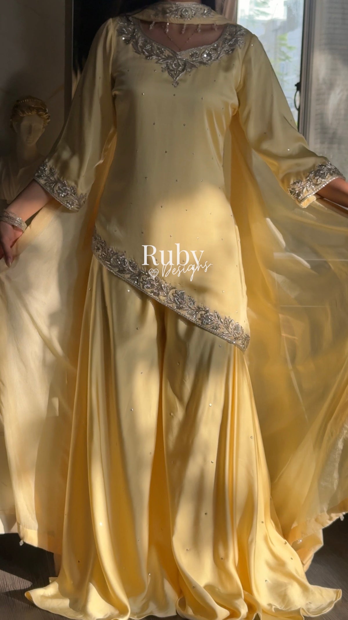 PRE-ORDER (6-8 week estimated dispatch): RANI Butter - 4 Piece Luxury Silk Suit with Matching Bag