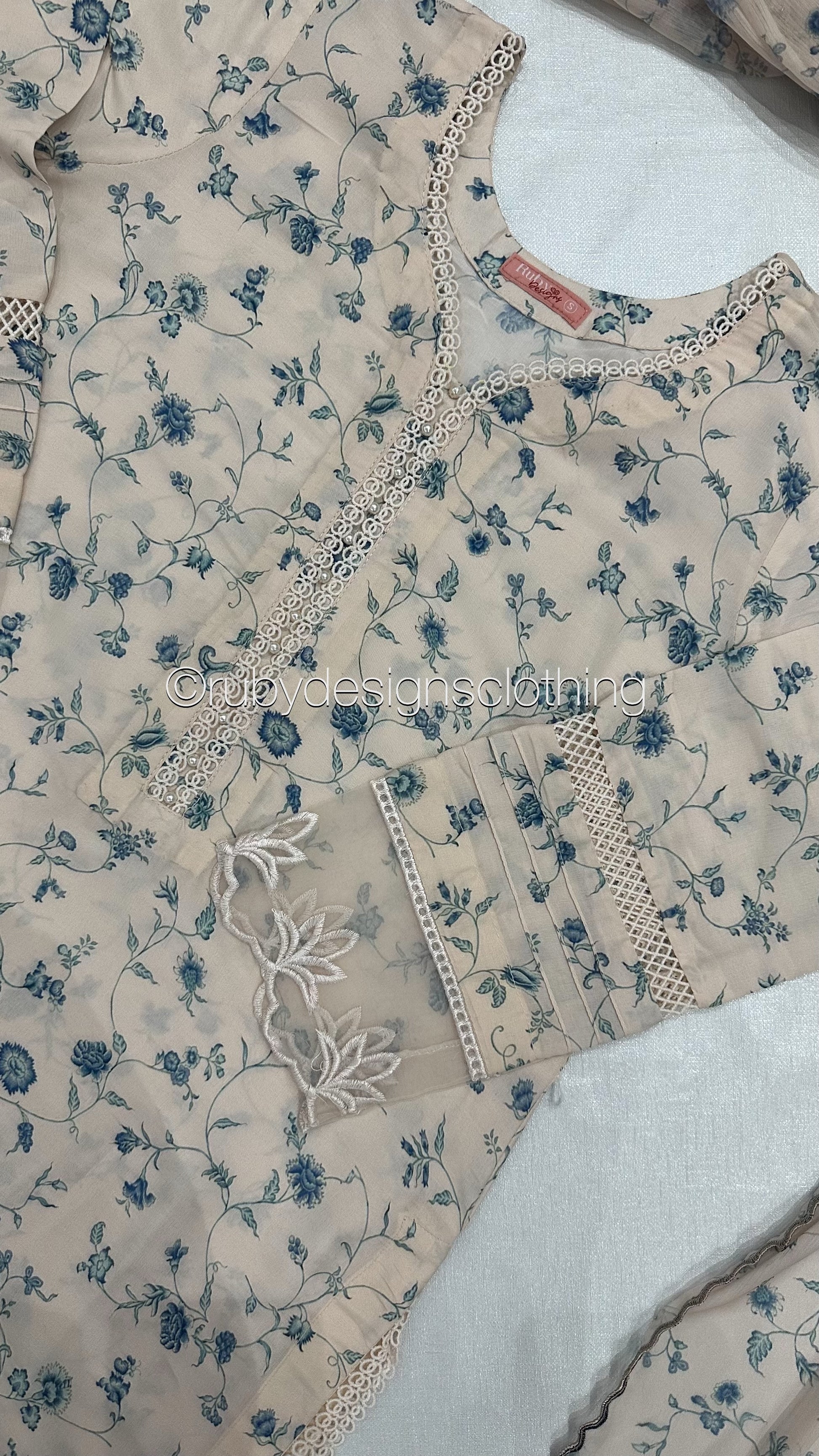 LARAIB- 3 Piece Off-White Swiss Lawn Suit with Chiffon Dupatta (8746124443861) (8747901747413)