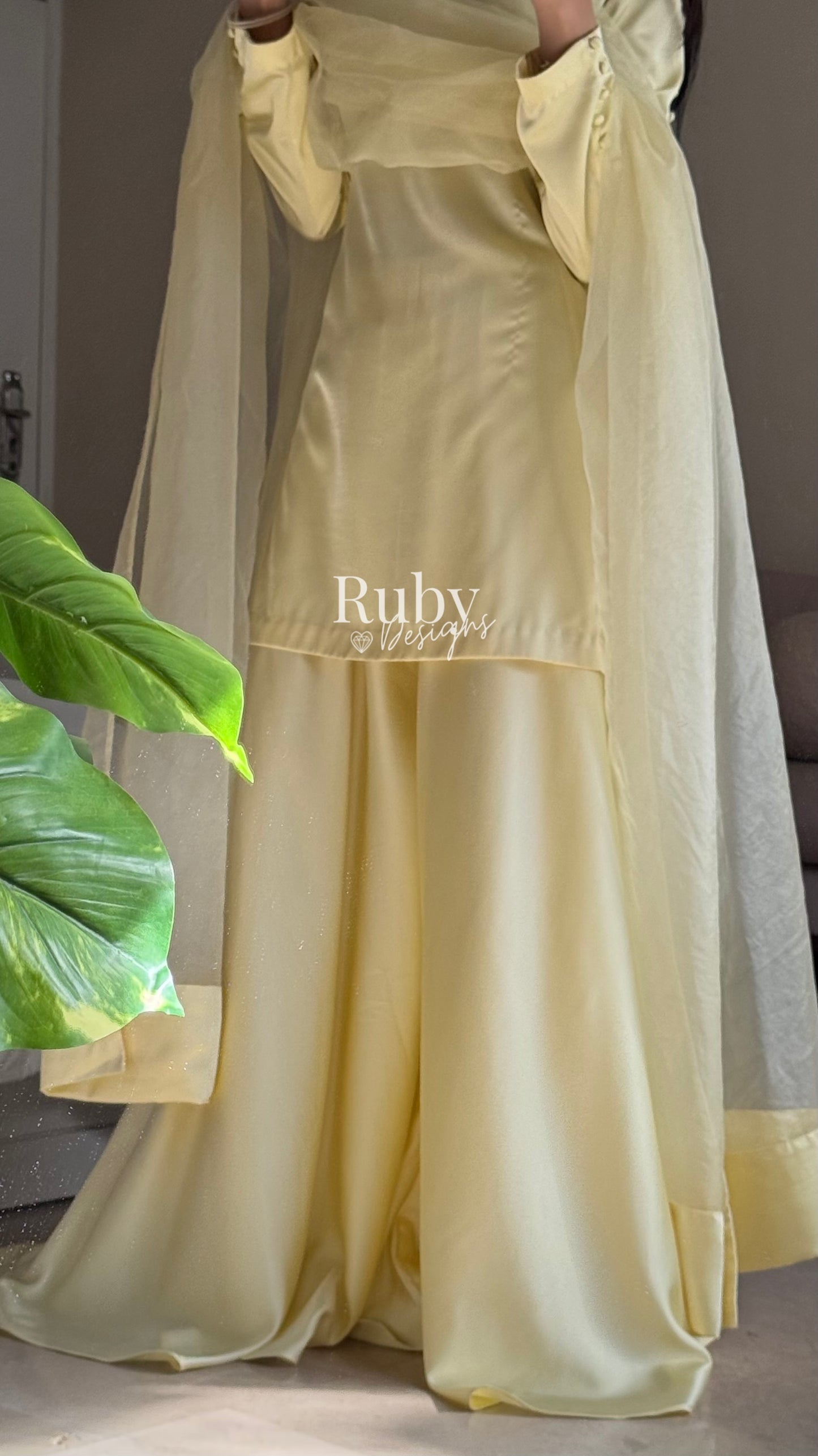 LAYA Butter - 3 Piece Silk Suit with Flowy Trousers