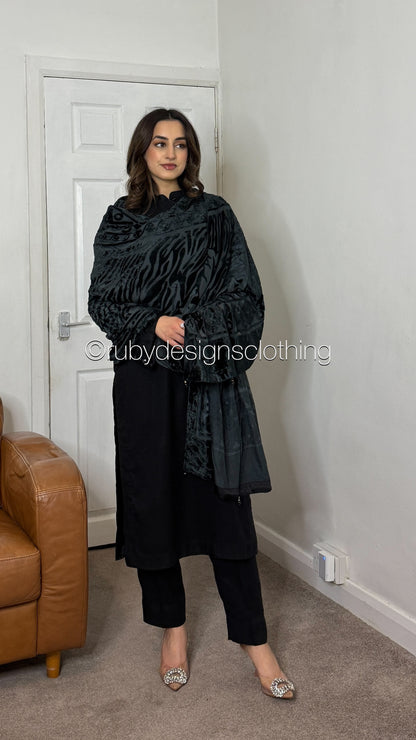 ZAILA Noir - 3 Piece Marina Suit with Palachi Shawl