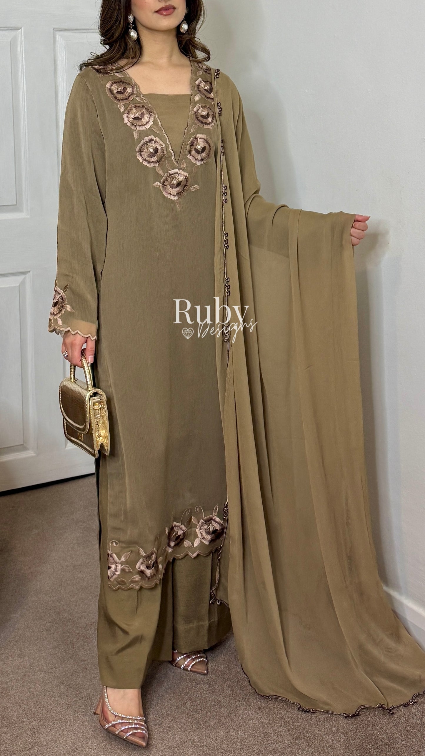 IFRA Dune - 3 Piece Chiffon Suit with Embroidery